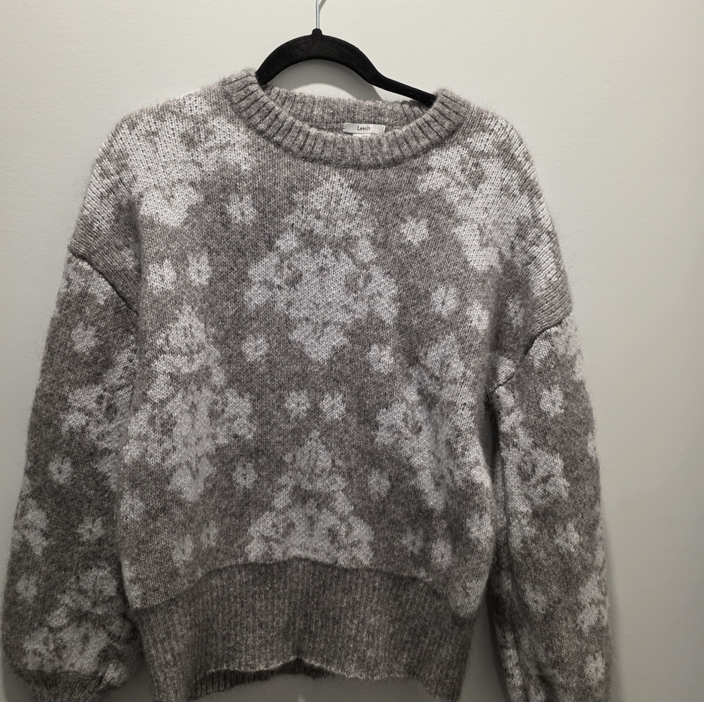 Lewit Gray‎ Knit Sweater